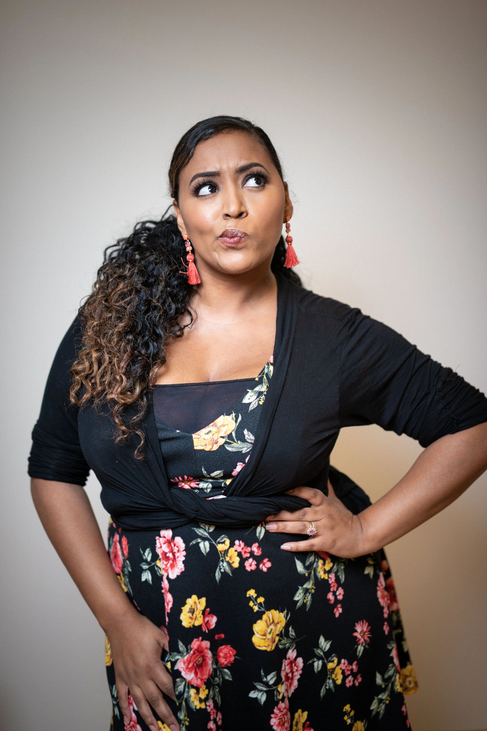 Jasmine Ellis Comedy Stand Up Comedian, Comedian